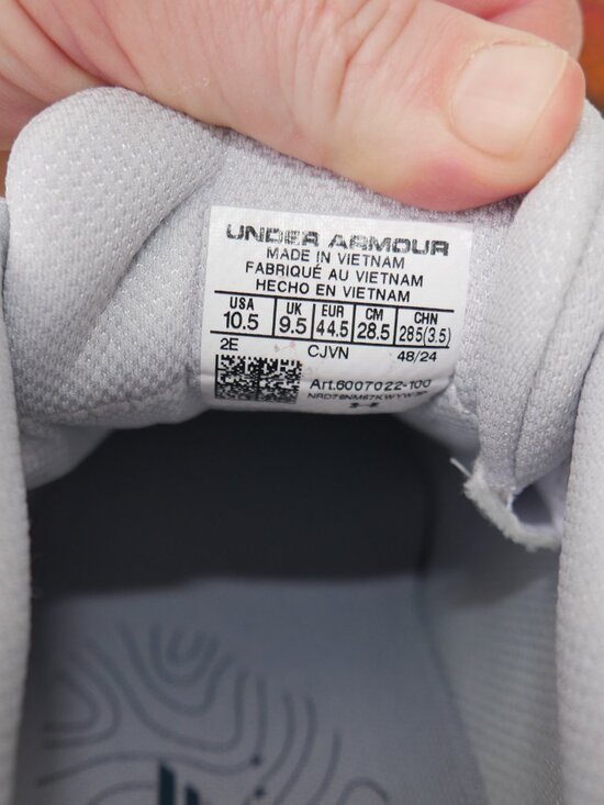 Athletic_Shoes